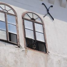 この大砲が爆音を放ちます。