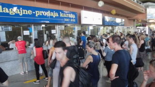 ここから様々な場所へバスで行くことができます。