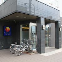 ホテル入り口（＋レンタサイクル）