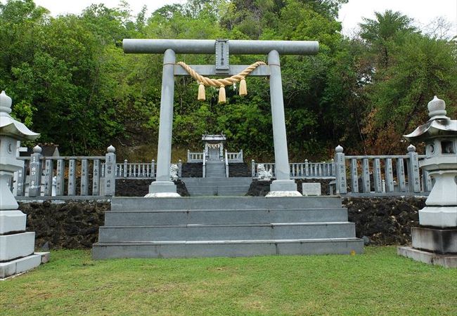 ペリリュー島の戦いで戦死した日本軍兵士の魂が祀られています。
