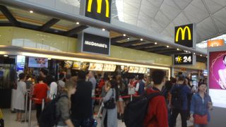 フードコート内