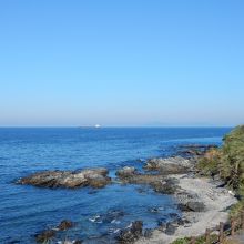道の駅から。遠くに佐多岬も見える。