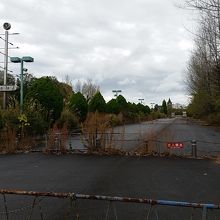 入口の様子です。夜は怖そう