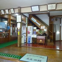 玄関ロビーは明るくて綺麗