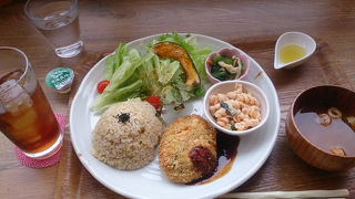 女性向けのヘルシー玄米ランチ