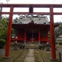 稲荷神社があります
