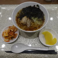 23時まで食べられる無料の夜鳴きそば。しょうゆラーメン。