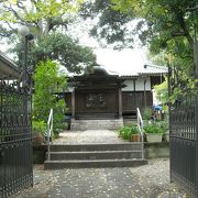 隣接の寺も日蓮宗