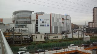 開業直後、平日でも大変な賑わいでした