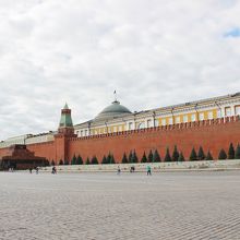 あの赤い城壁の上に、ソ連共産党の指導者が並びました