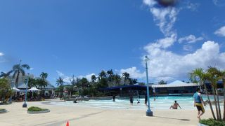 1日中遊び放題のビーチ＆プールリゾート