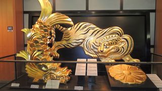 黄金の茶室は移動してしまった