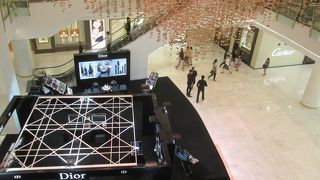 プロンポンエリアで代表的なショッピングセンター