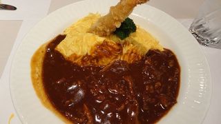 落ち着いた空間でランチを