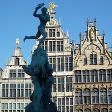 昼ののブラボー像