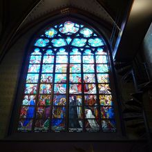 ステンドグラスも美しい