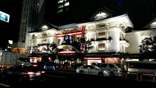 ライトアップされた歌舞伎座