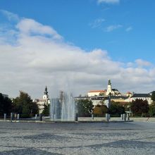 案内所が面している広場