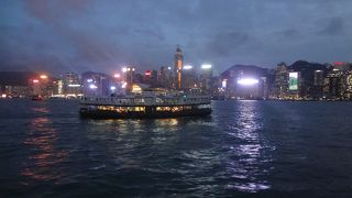 スターフェリーで渡りましょう