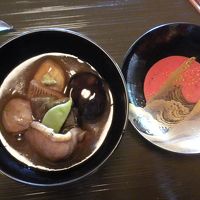 金沢に来たら治部煮。でも味付けは甘辛くかなり濃いめです。