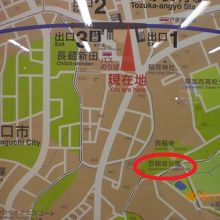 百観音公園は、戸塚安行駅から南に幹線道路を行くとあります。