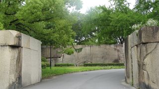 巨石が数多く使われていて見応えがある