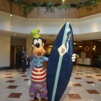 グーフィーがお出迎え