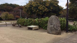 一部は保存したまま広場として利用