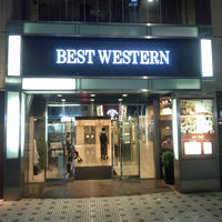 ベストウェスタンホテルのエントランス