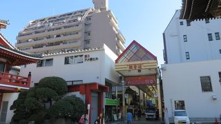 懐かしい雰囲気の商店街