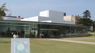 開放感のある美術館