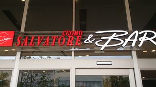 ランチ　すごい混んでいる