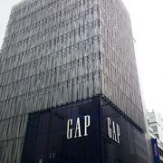 GAPの日本最大級の売り場面積を誇る旗艦店