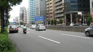 大阪市内を南北に通る幹線道路の一つ