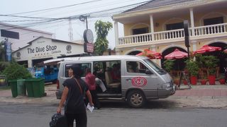 旅行会社に頼みました