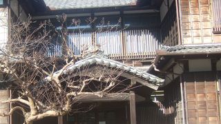 城跡の近くの風格ある歴史民俗資料館