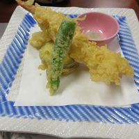 揚げたてのてんぷらはからりとして美味でした