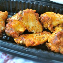 kマート内のフードコートのチキン