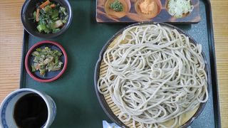 正しくは「農民そばや　芭蕉庵」らしいです．