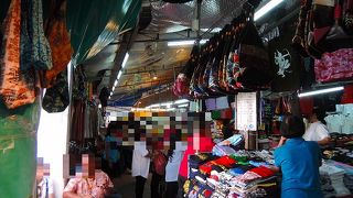 ワットアルンのみやげ物