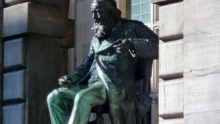 聖カルロス・ポロメウス教会がある広場