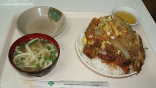 んん～値段とデカ盛り具合の調和が問題？