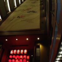 エレベーターからは加賀友禅が見える