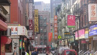チャイナタウンが飲みこむ