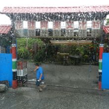 畑の中にあった