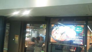 洒落たカレー屋さんです