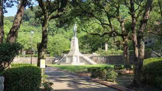 島津久光・忠義の像が建つ・・・