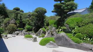 巨石奇岩を積み重ねた・・・