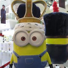 香港プラザ１Fではミニオンズが子供たちに人気でした