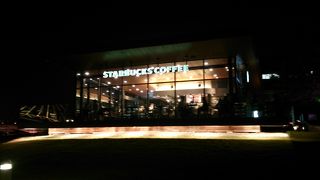 そこから見た夜景も美しいです。